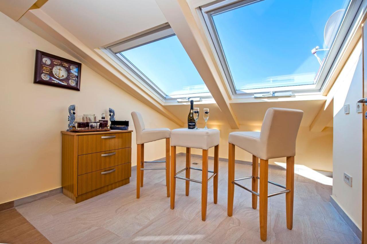 Guest House Golden Goose Rovinj Exterior photo