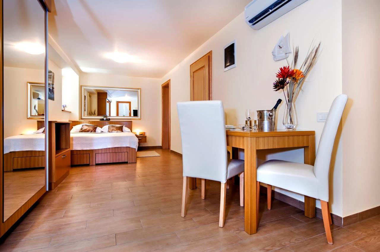 Guest House Golden Goose Rovinj Exterior photo