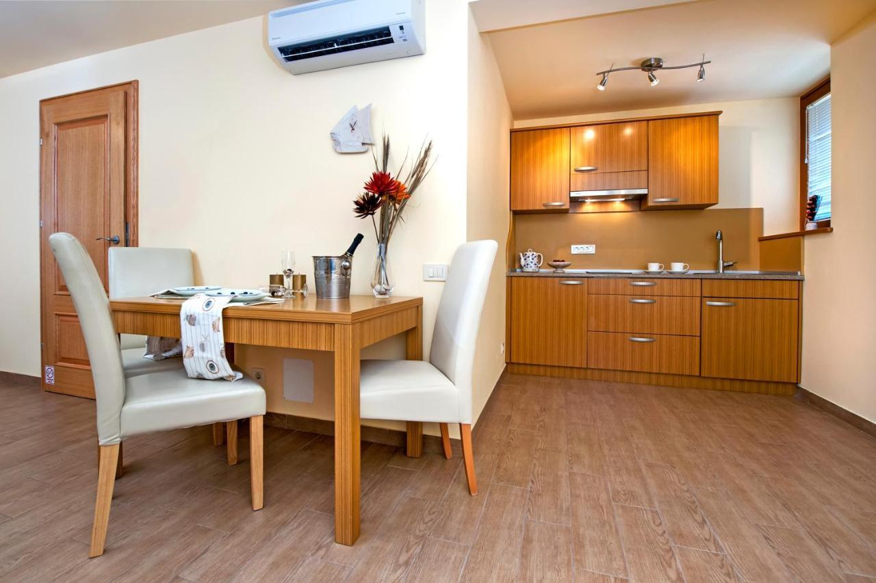 Guest House Golden Goose Rovinj Exterior photo