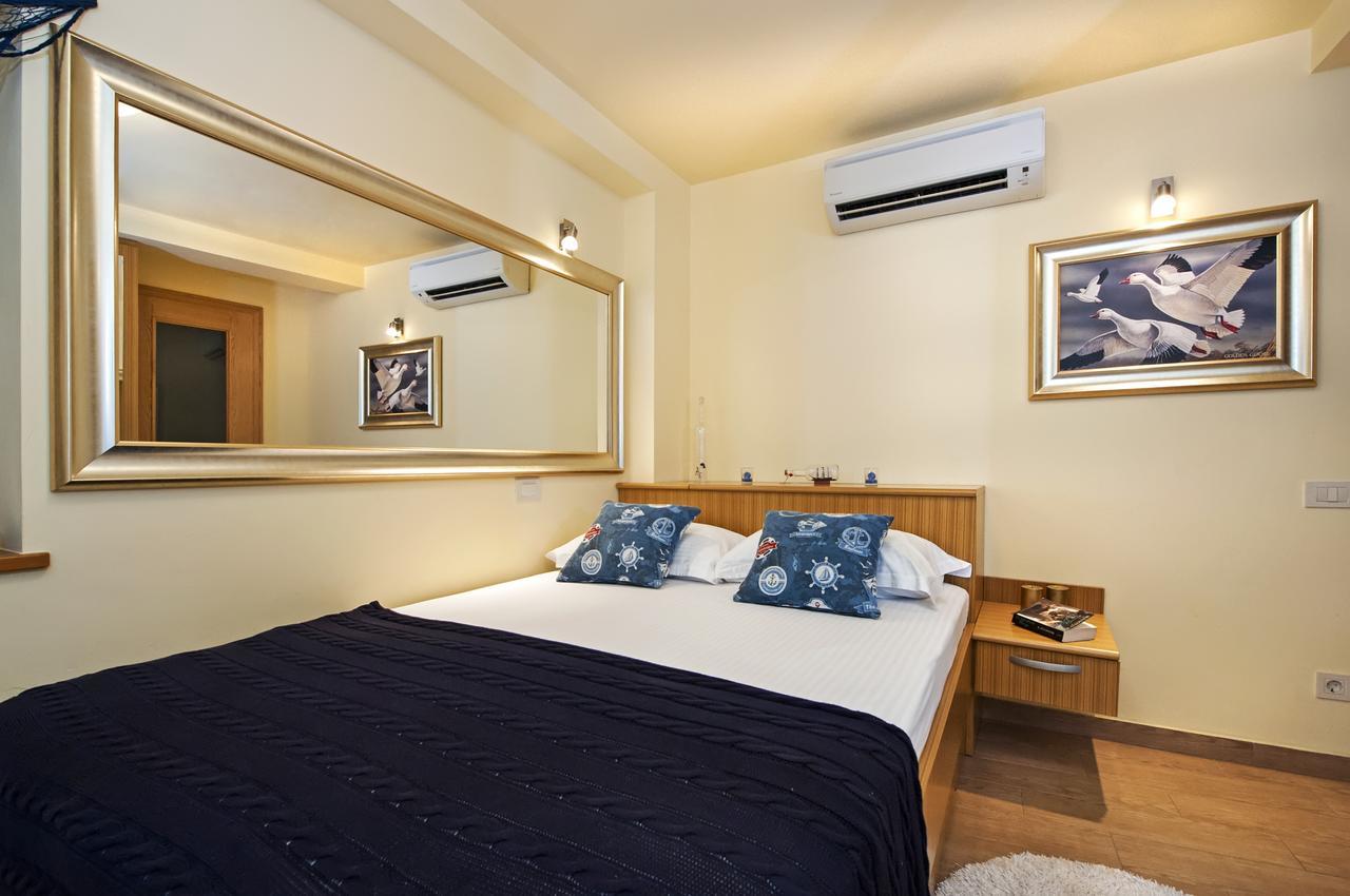Guest House Golden Goose Rovinj Exterior photo