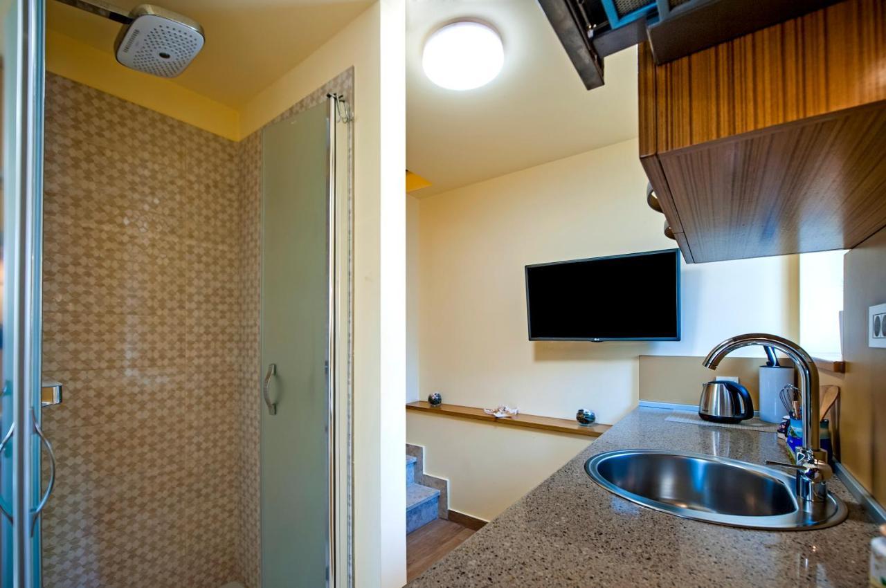 Guest House Golden Goose Rovinj Exterior photo