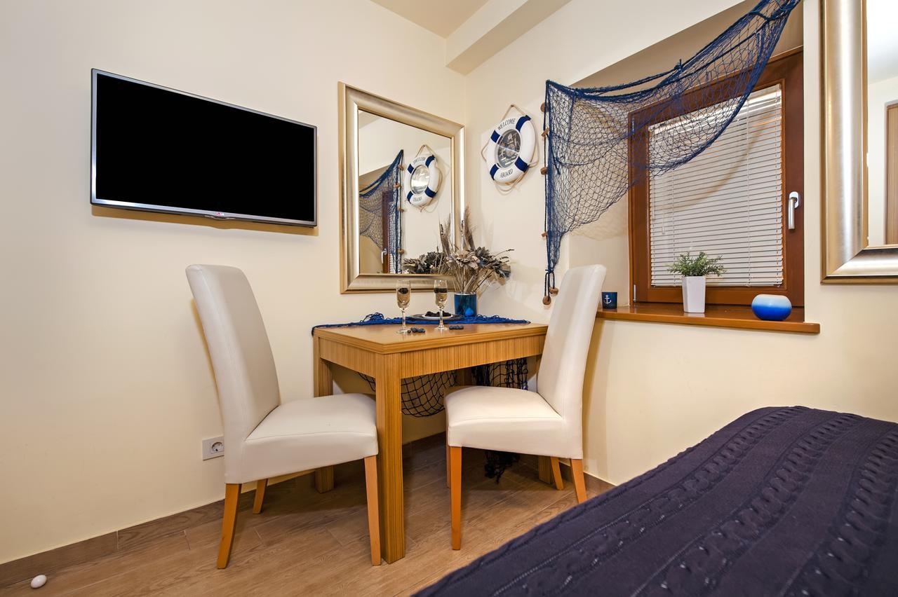 Guest House Golden Goose Rovinj Exterior photo