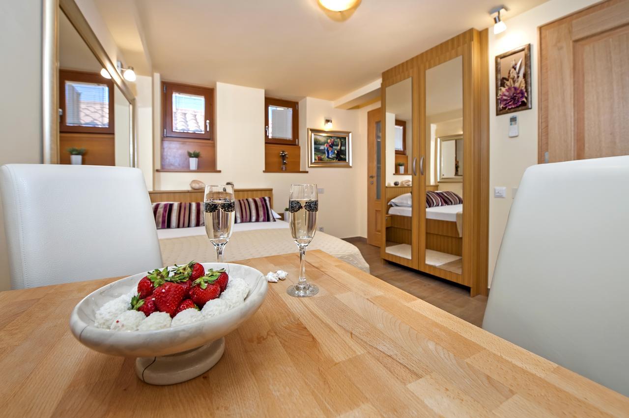 Guest House Golden Goose Rovinj Exterior photo