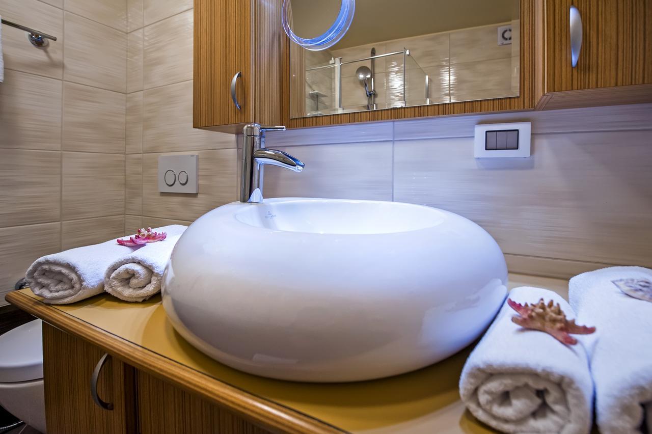 Guest House Golden Goose Rovinj Exterior photo