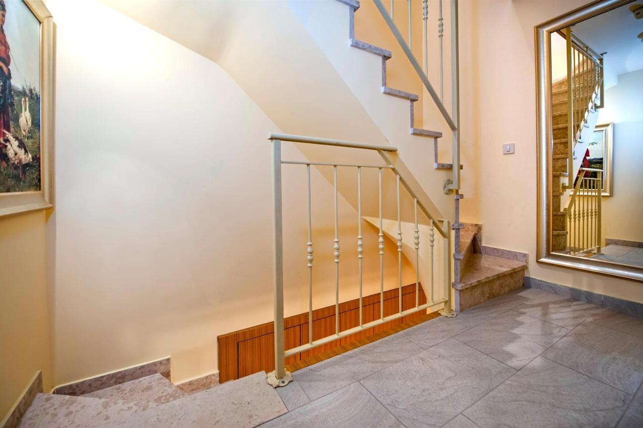 Guest House Golden Goose Rovinj Exterior photo