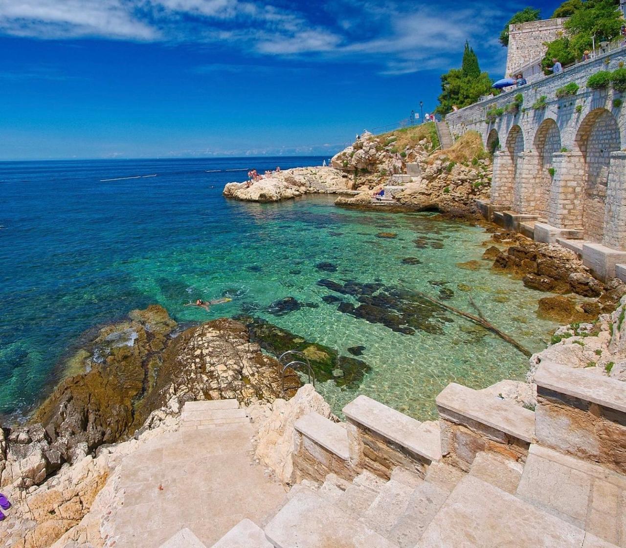 Guest House Golden Goose Rovinj Exterior photo
